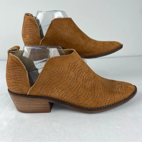 Lucky Brand Womens 9.5 Brown Suede Fayth Perforated Ankle Boots Booties Pull On - Picture 1 of 6